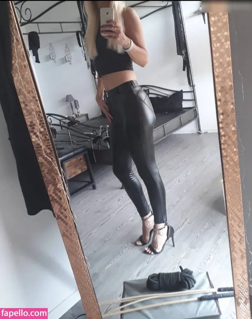 Izzy Cat Onlyfans Photo Gallery 