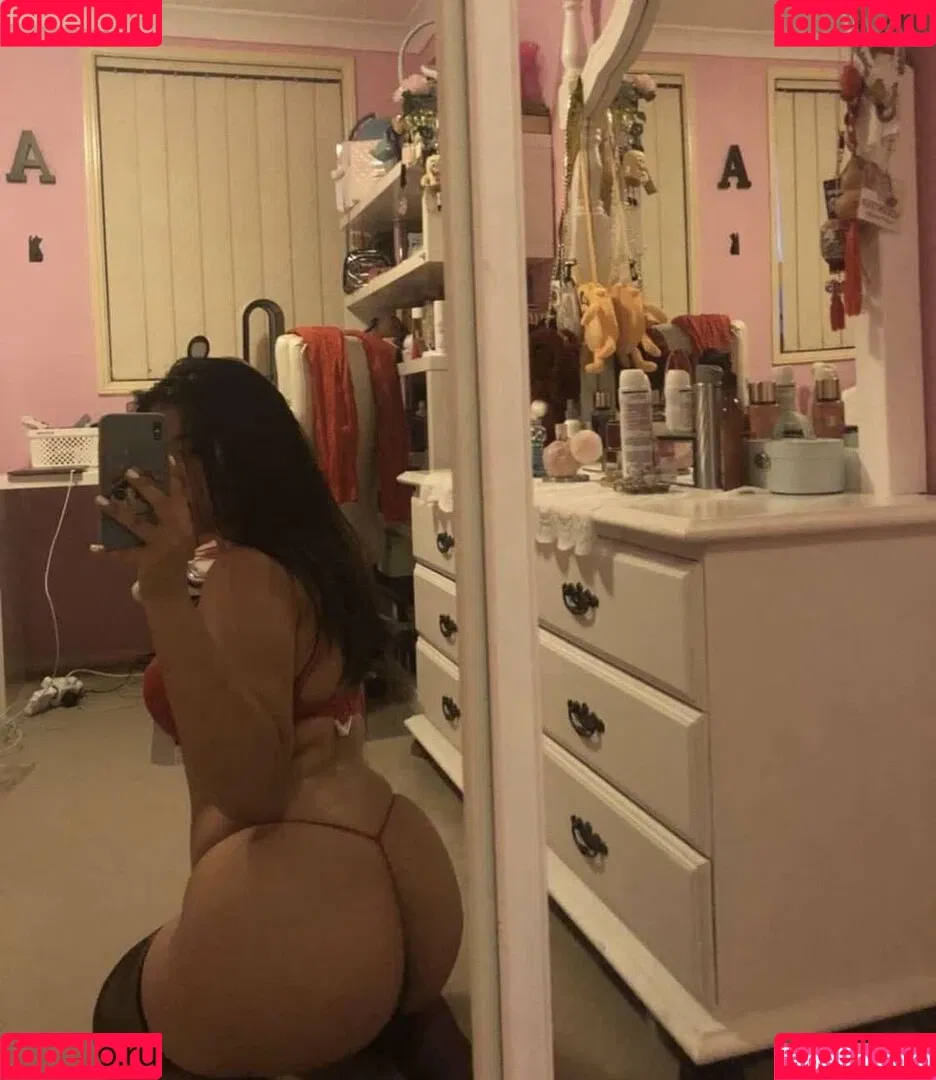 mini.hangz Onlyfans Photo Gallery 