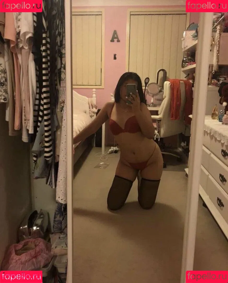 mini.hangz Onlyfans Photo Gallery 