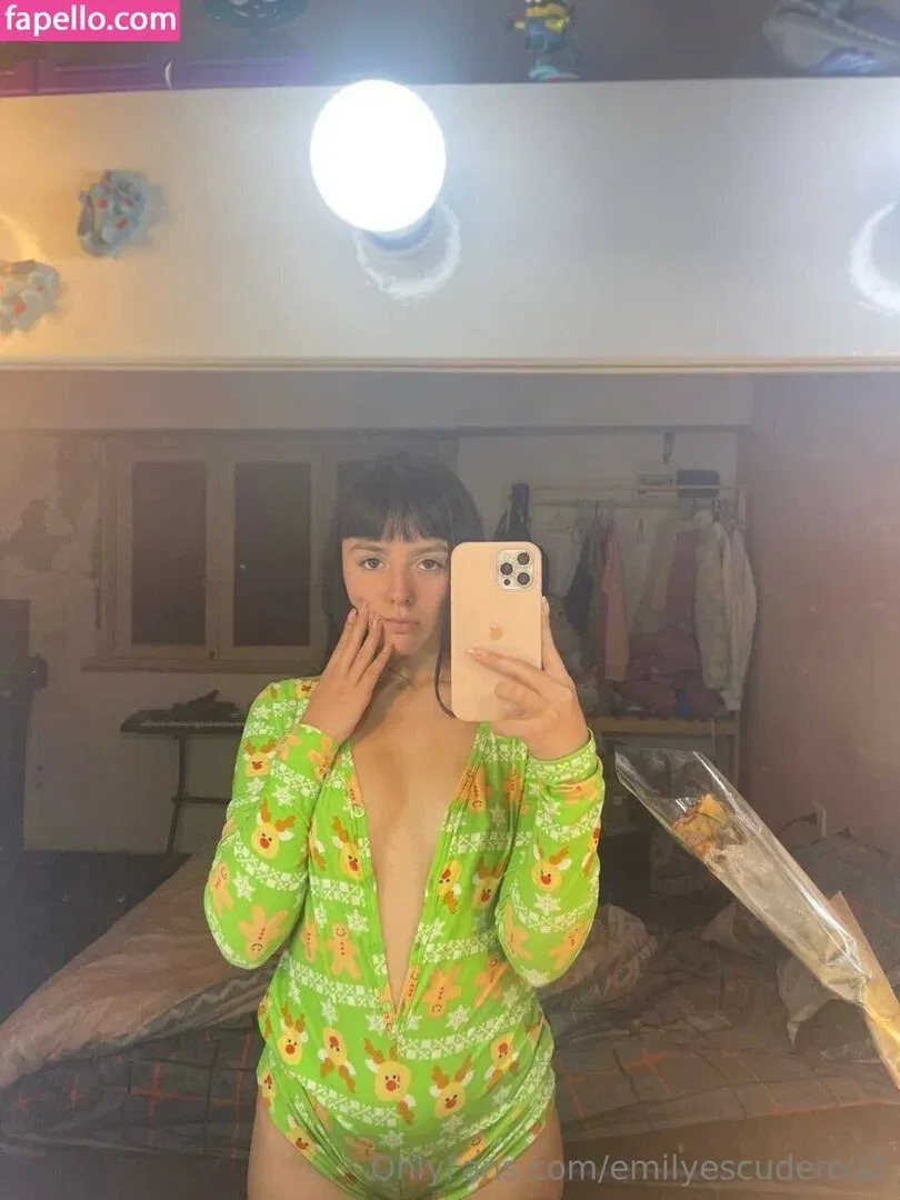 emily_escudero02 Onlyfans Photo Gallery 