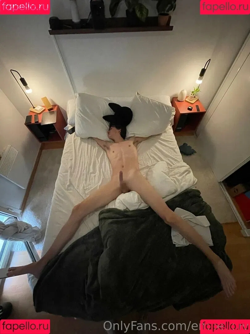 emile4you Onlyfans Photo Gallery 