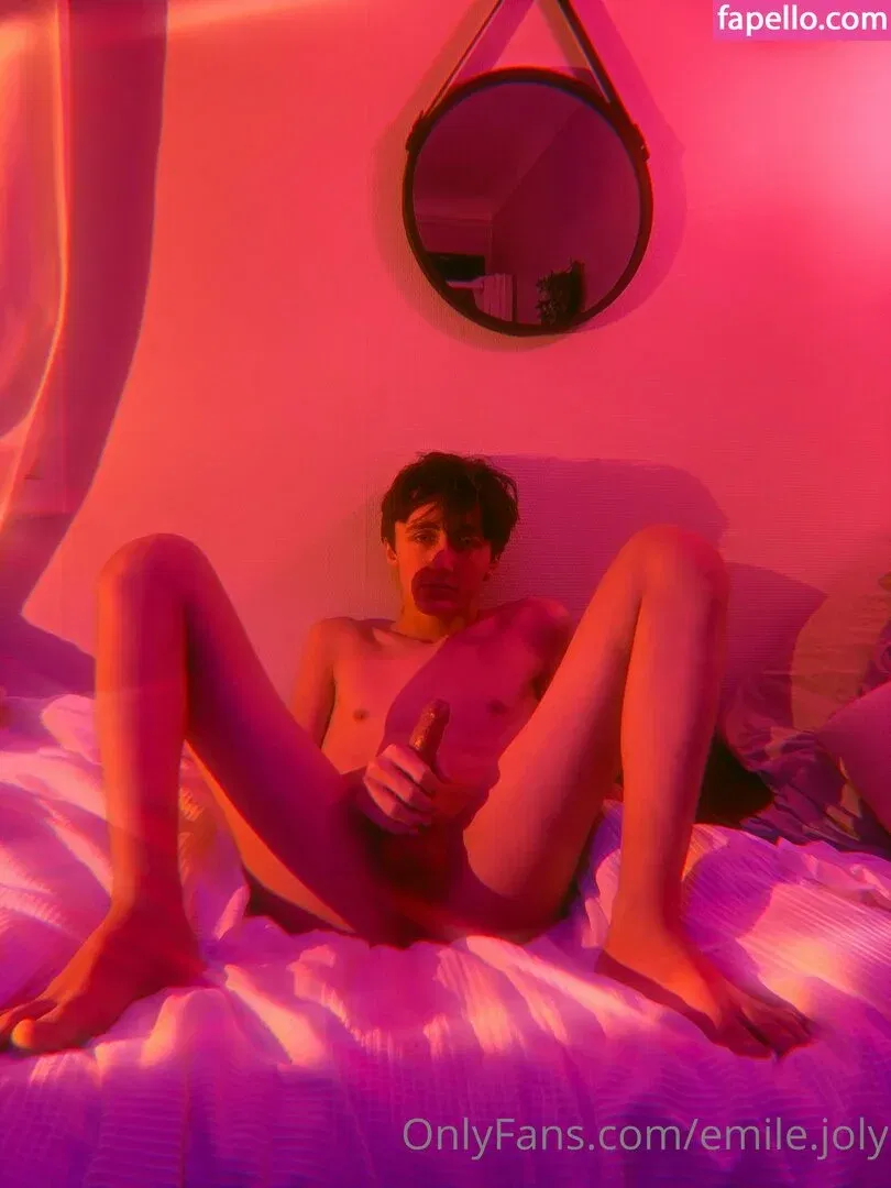 emile4you Onlyfans Photo Gallery 