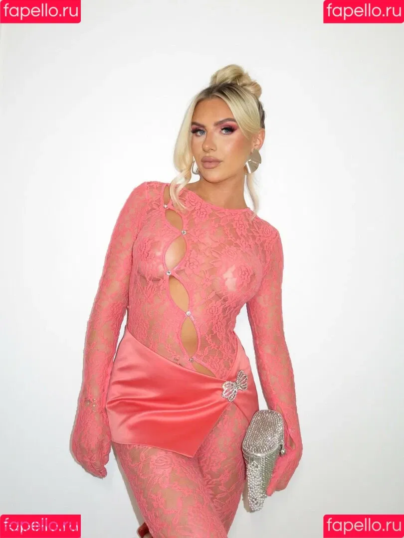 Chloe Burrows Onlyfans Photo Gallery 