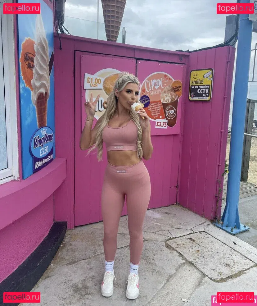 Chloe Burrows Onlyfans Photo Gallery 