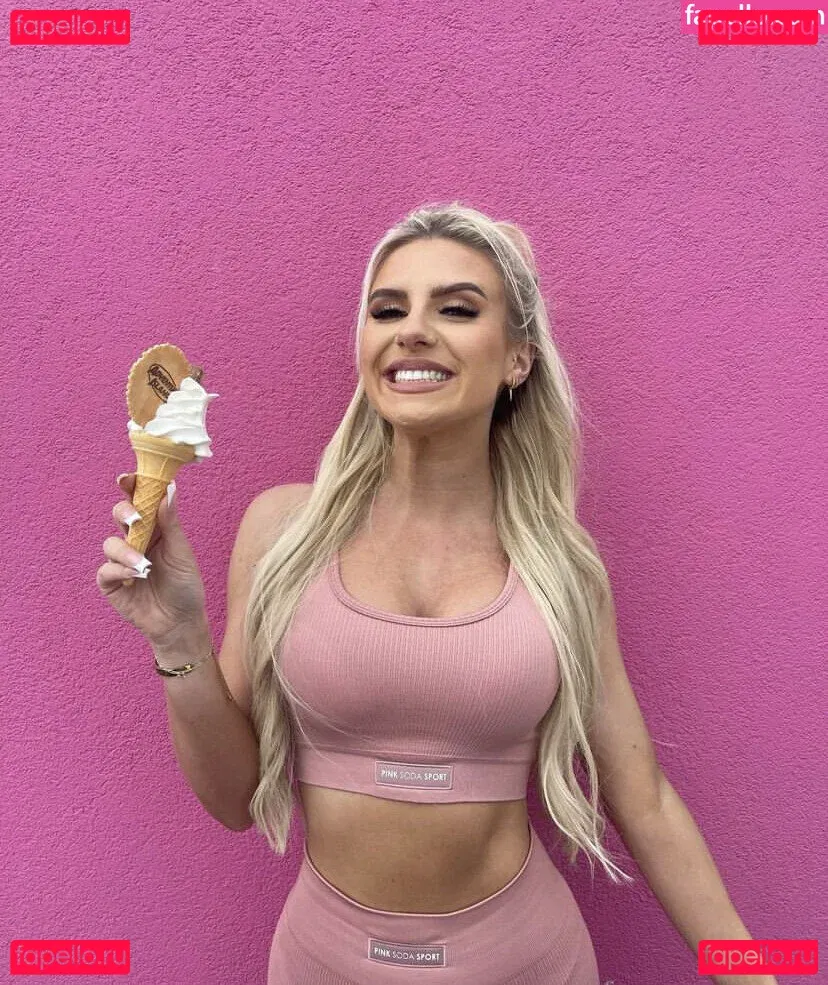 Chloe Burrows Onlyfans Photo Gallery 