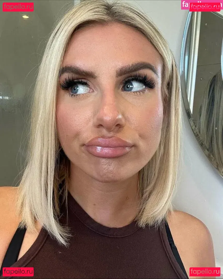 Chloe Burrows Onlyfans Photo Gallery 