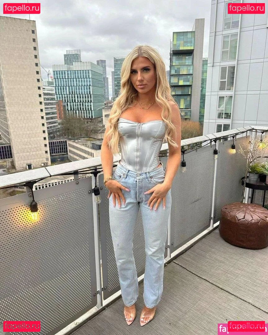 Chloe Burrows Onlyfans Photo Gallery 