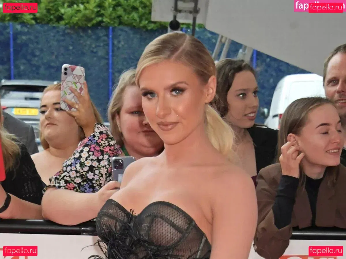 Chloe Burrows Onlyfans Photo Gallery 