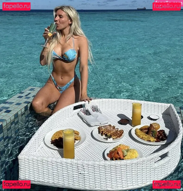 Chloe Burrows Onlyfans Photo Gallery 