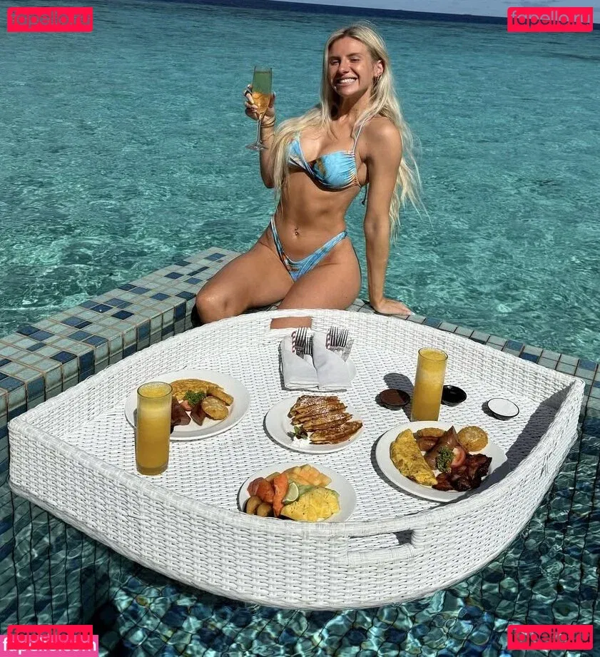 Chloe Burrows Onlyfans Photo Gallery 