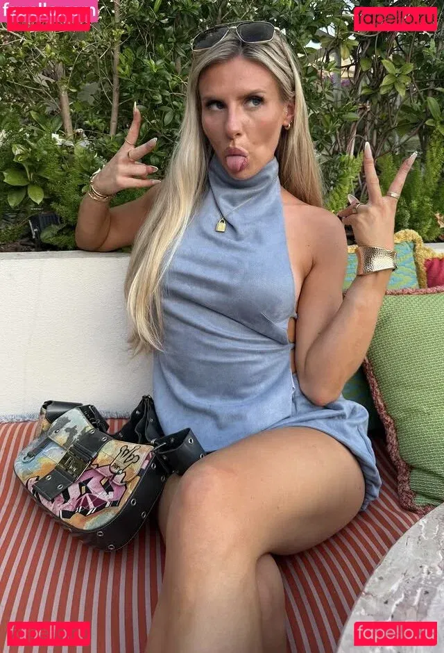 Chloe Burrows Onlyfans Photo Gallery 