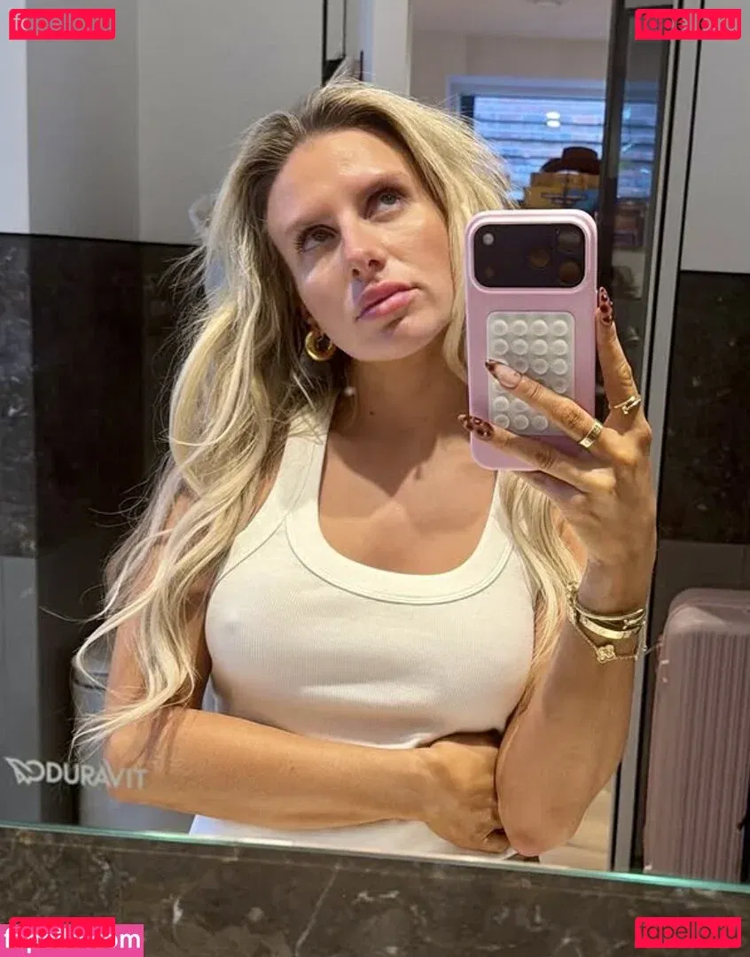 Chloe Burrows Onlyfans Photo Gallery 