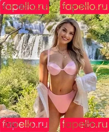 Julia (Xlaeta) Onlyfans Photo Gallery 