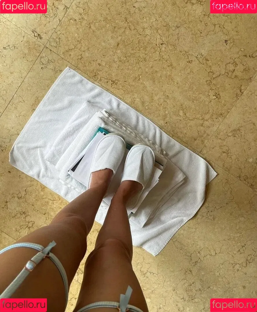 Julia (Xlaeta) Onlyfans Photo Gallery 
