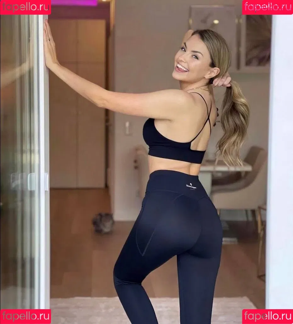 Julia (Xlaeta) Onlyfans Photo Gallery 