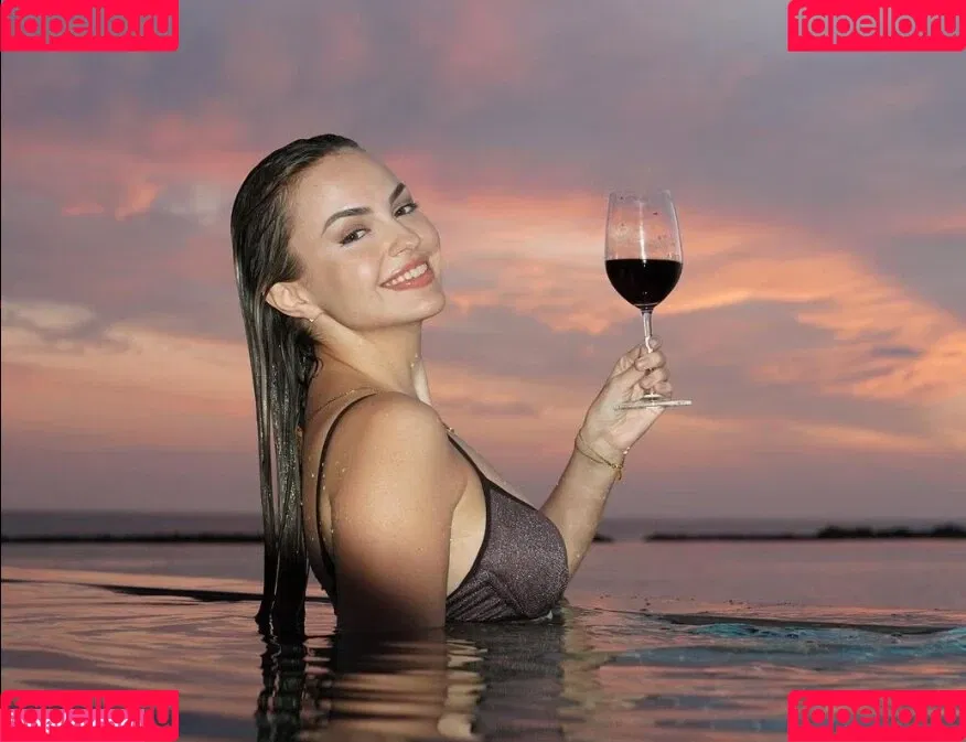 Julia (Xlaeta) Onlyfans Photo Gallery 