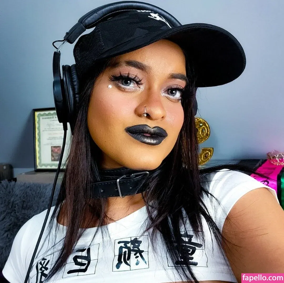 Sam Singh Onlyfans Photo Gallery 