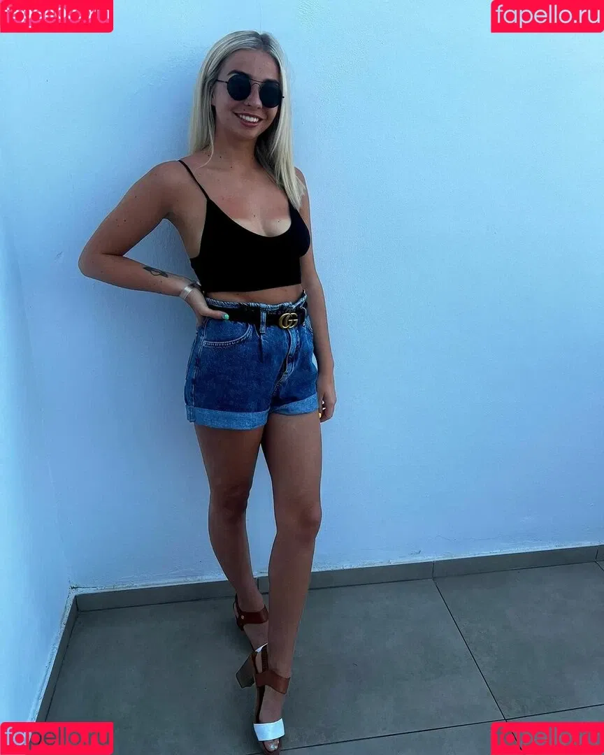 Luce M Onlyfans Photo Gallery 