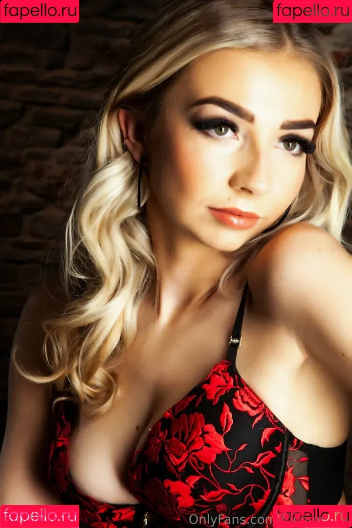 Luce M Onlyfans Photo Gallery 