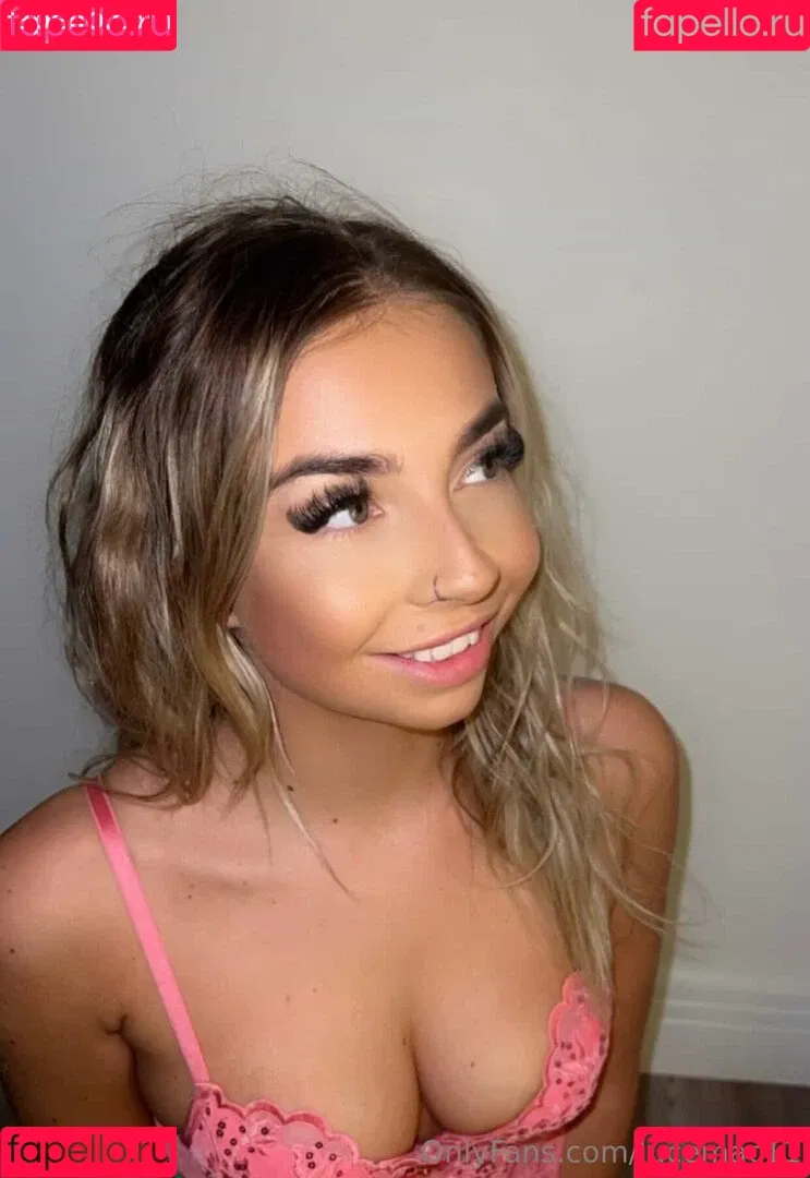 Luce M Onlyfans Photo Gallery 