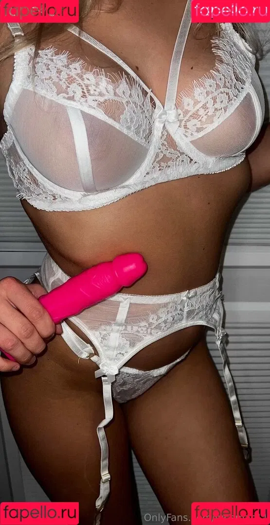 Luce M Onlyfans Photo Gallery 