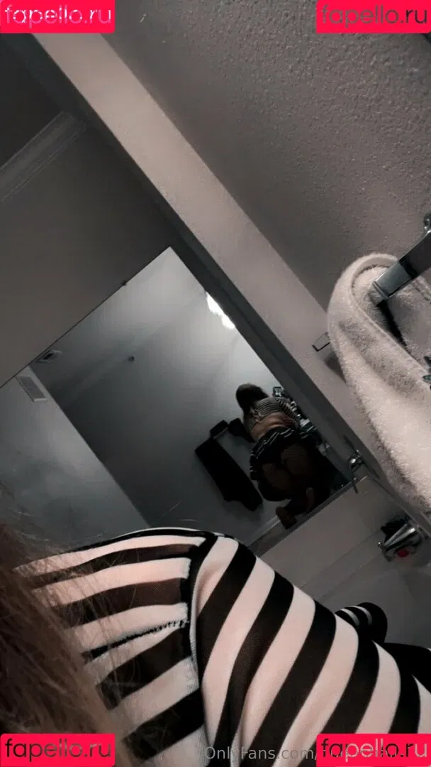 queenhails22 Onlyfans Photo Gallery 