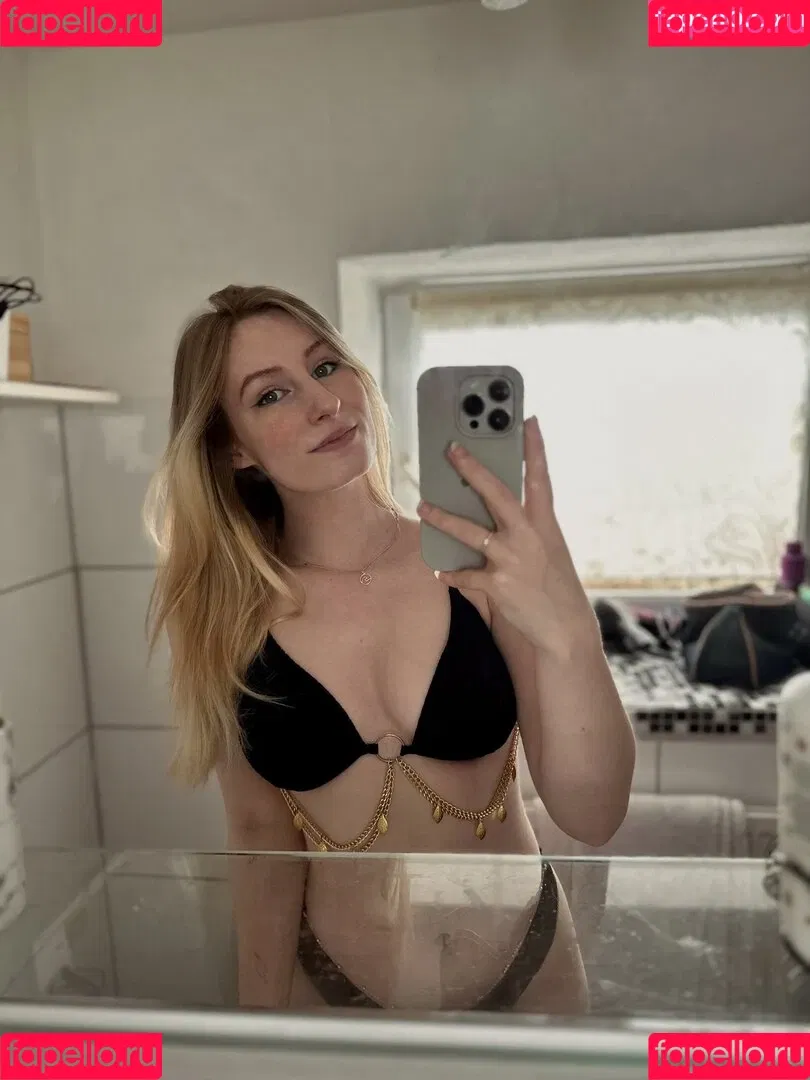 april | itsaprilfriend Onlyfans Photo Gallery 