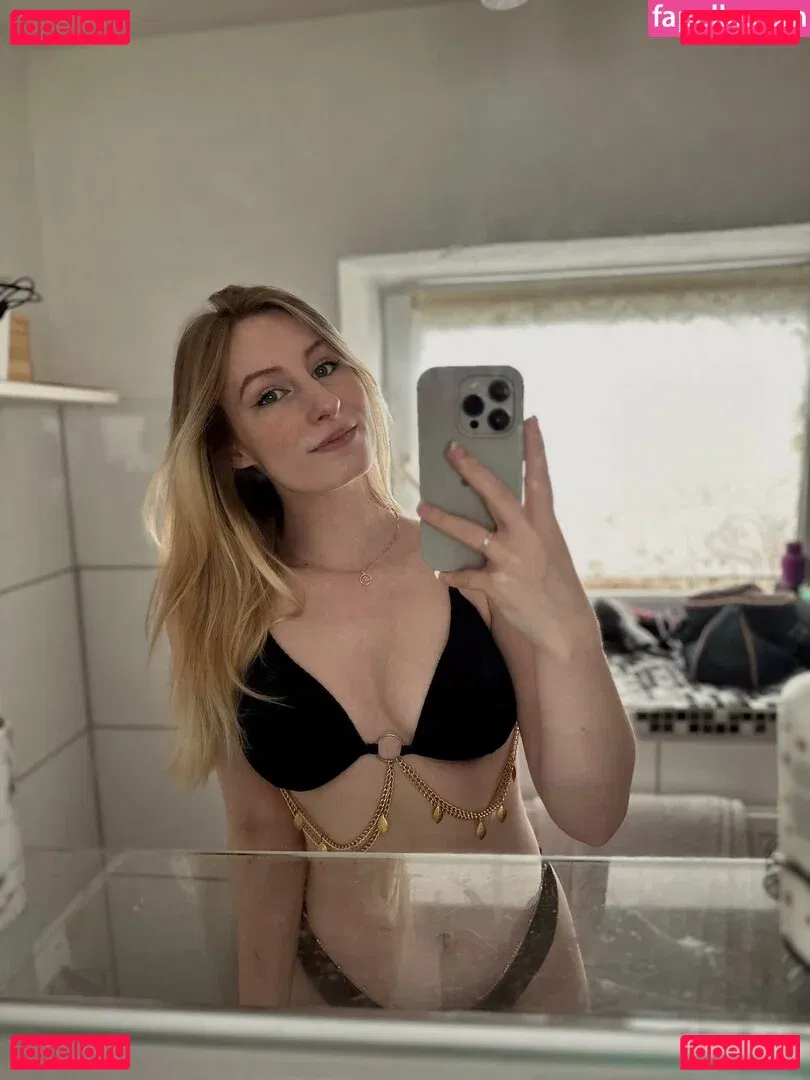 april | itsaprilfriend Onlyfans Photo Gallery 