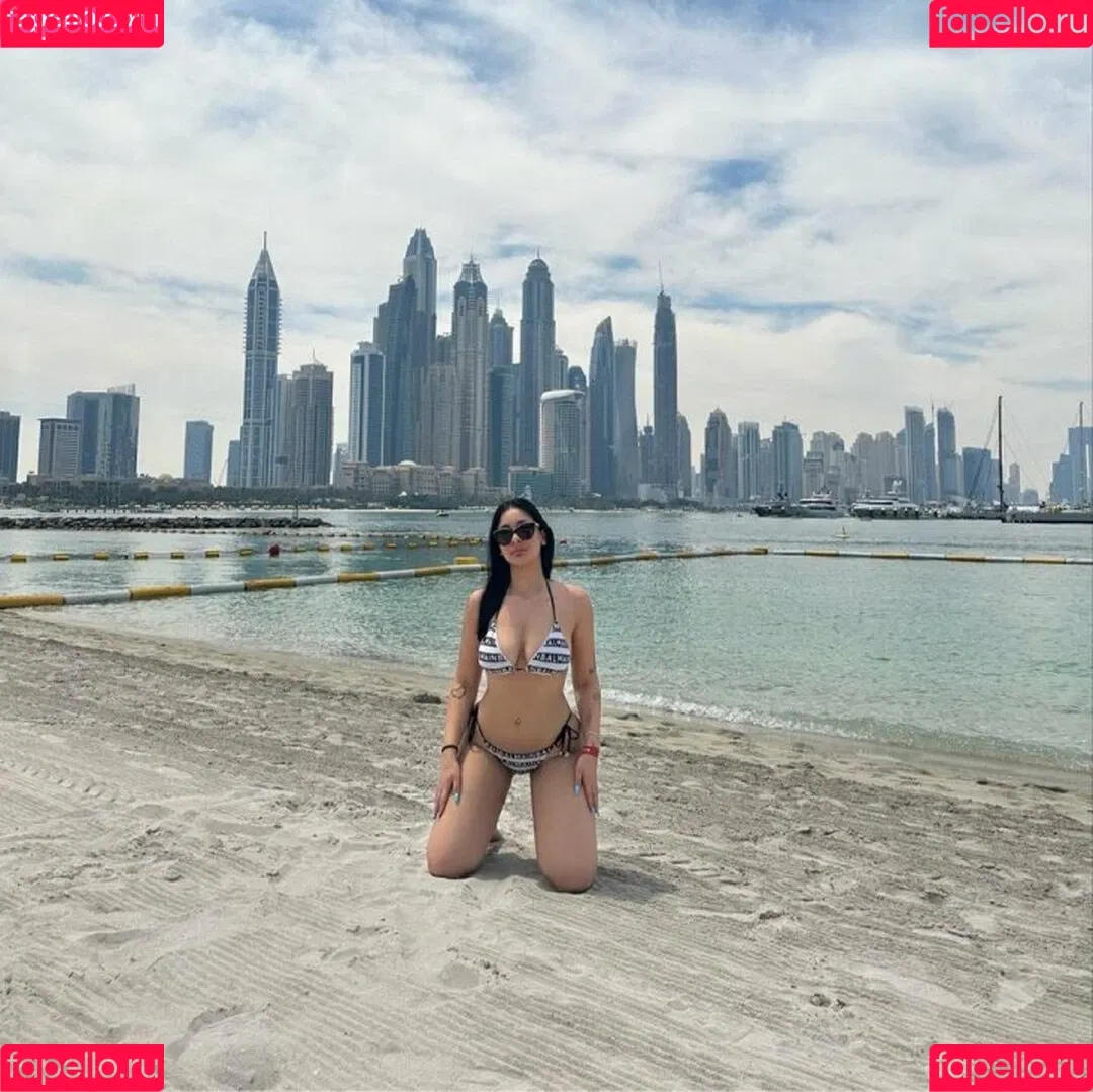 nehrrq4 Onlyfans Photo Gallery 