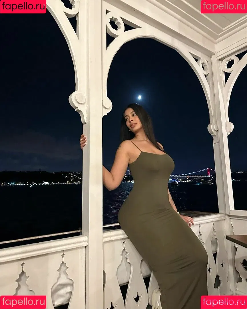 nehrrq4 Onlyfans Photo Gallery 