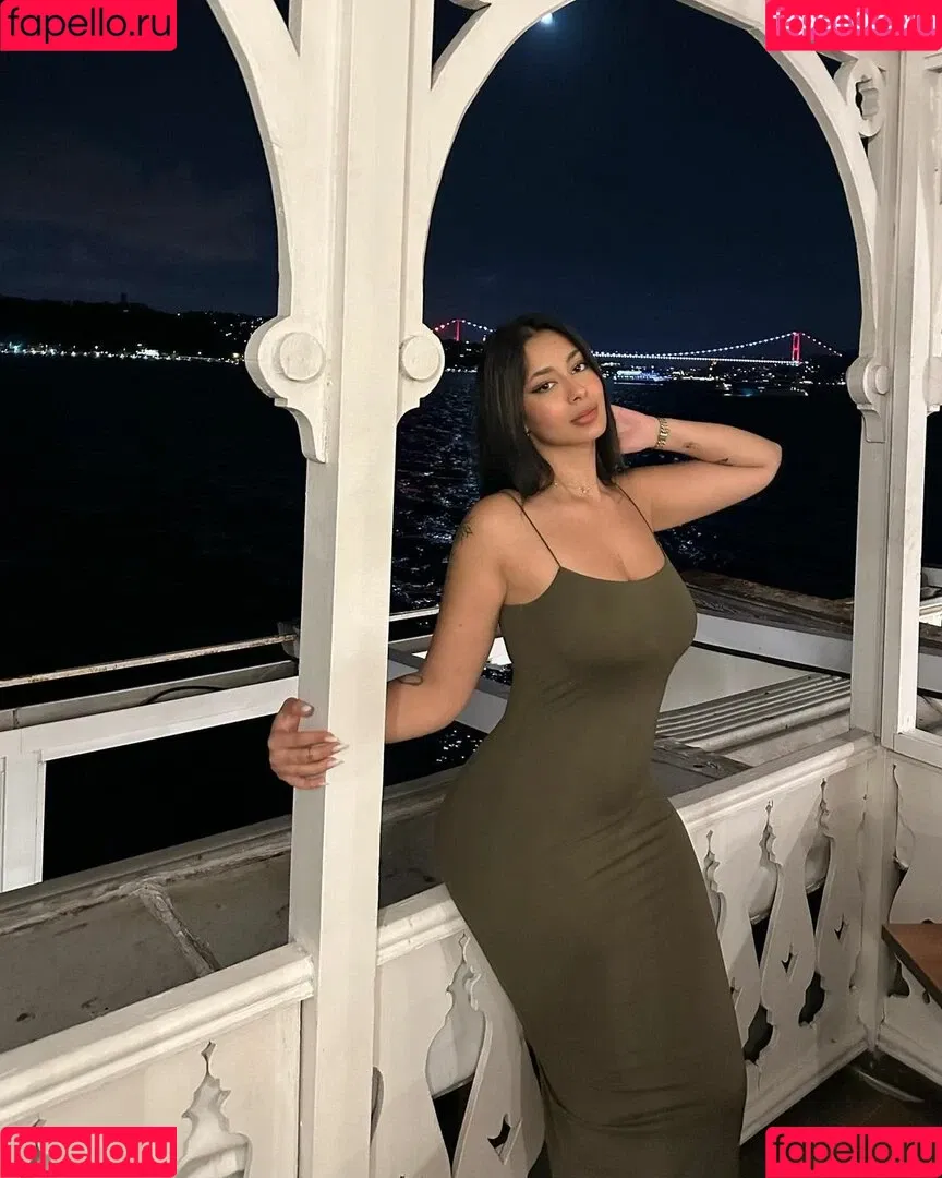 nehrrq4 Onlyfans Photo Gallery 