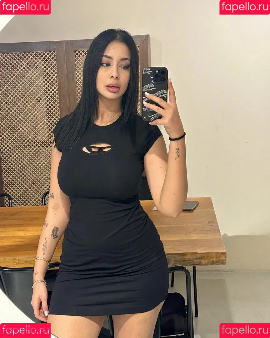 nehrrq4 Onlyfans Photo Gallery 