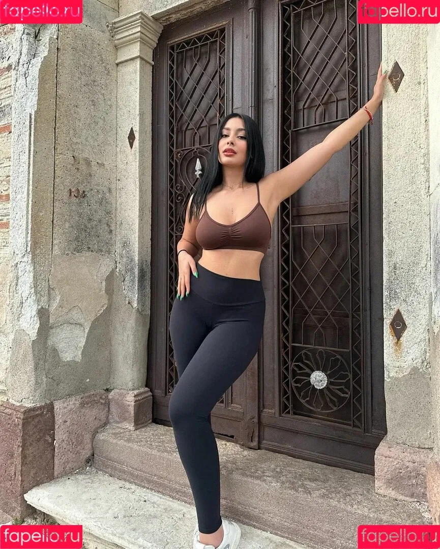 nehrrq4 Onlyfans Photo Gallery 