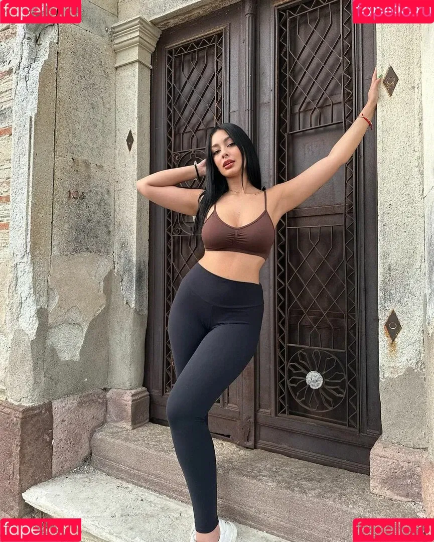 nehrrq4 Onlyfans Photo Gallery 