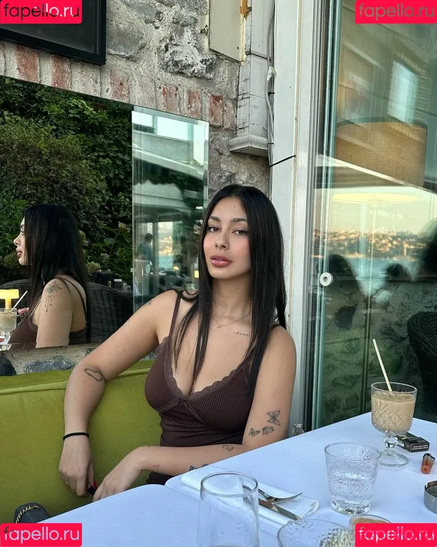 nehrrq4 Onlyfans Photo Gallery 