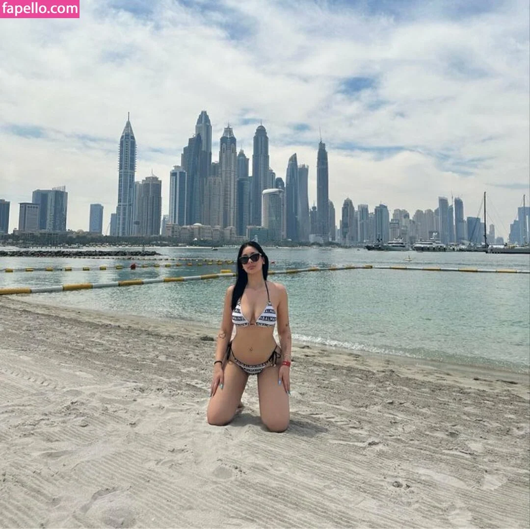 nehrrq4 Onlyfans Photo Gallery 