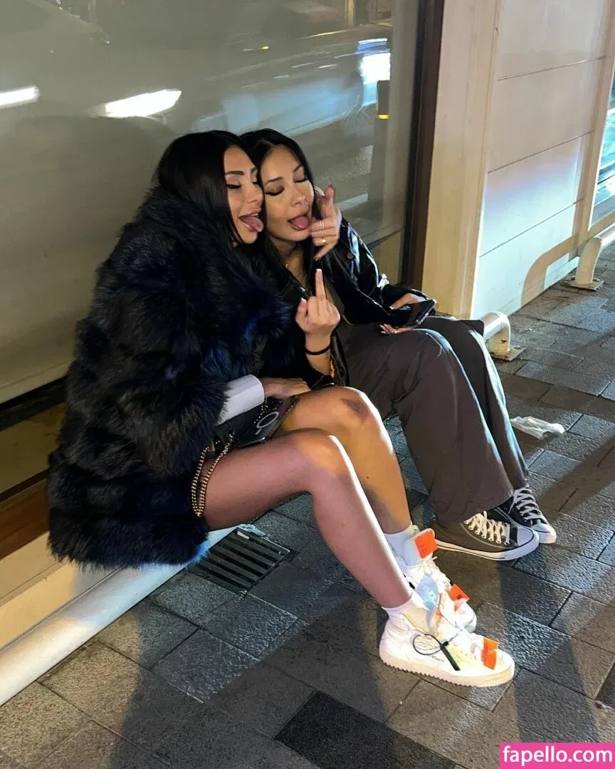 nehrrq4 Onlyfans Photo Gallery 