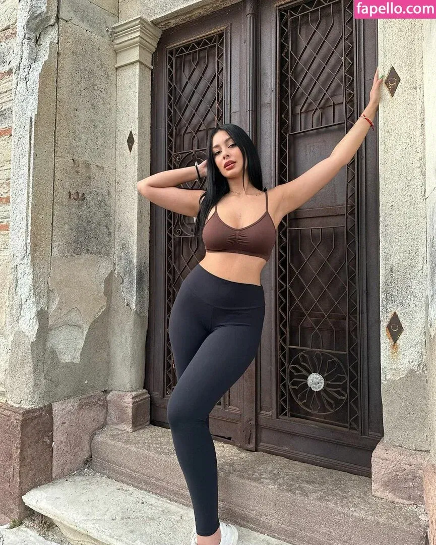 nehrrq4 Onlyfans Photo Gallery 