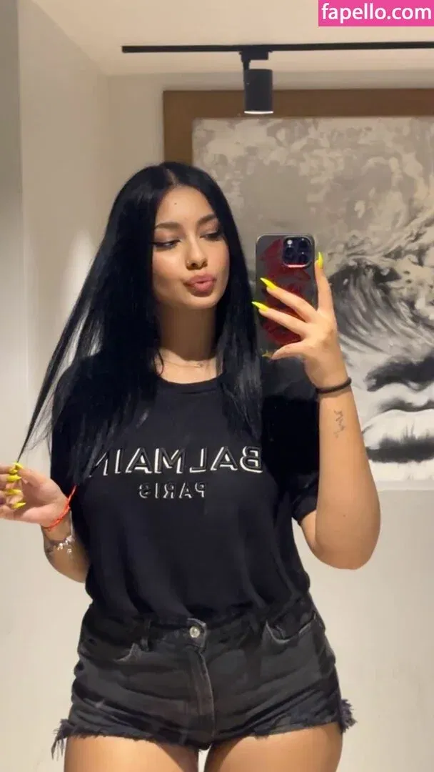 nehrrq4 Onlyfans Photo Gallery 