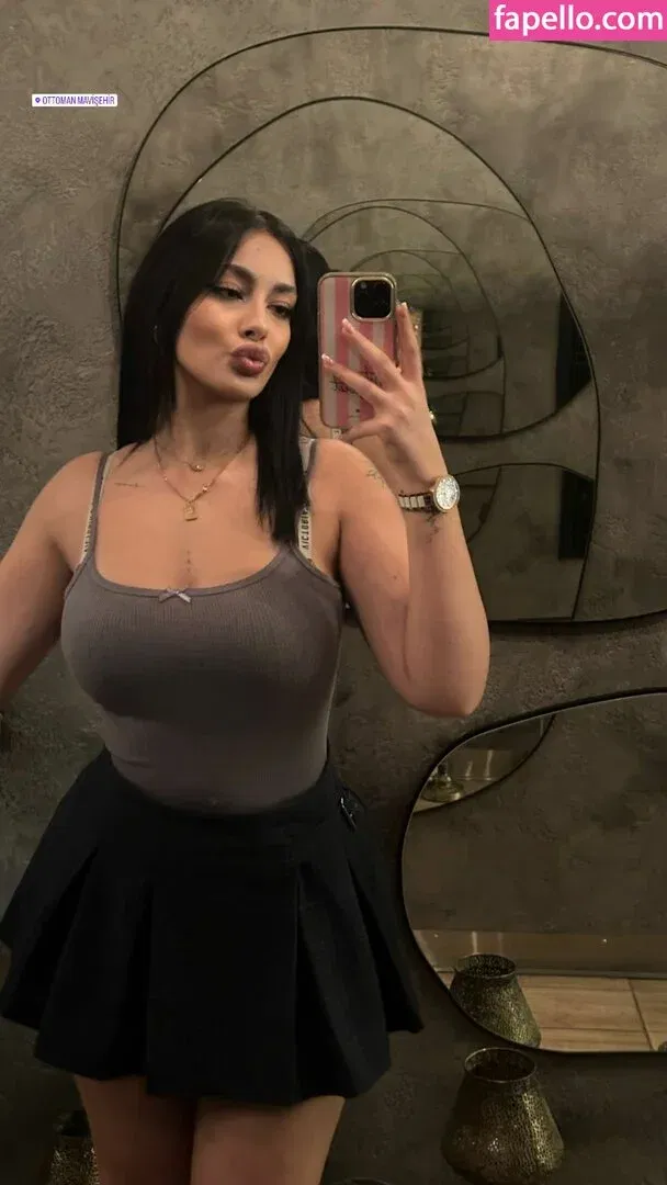 nehrrq4 Onlyfans Photo Gallery 