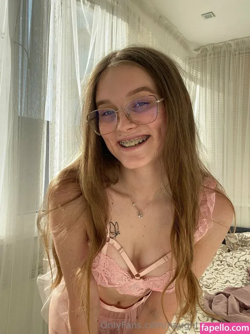 Naughty_mila Onlyfans Photo Gallery 