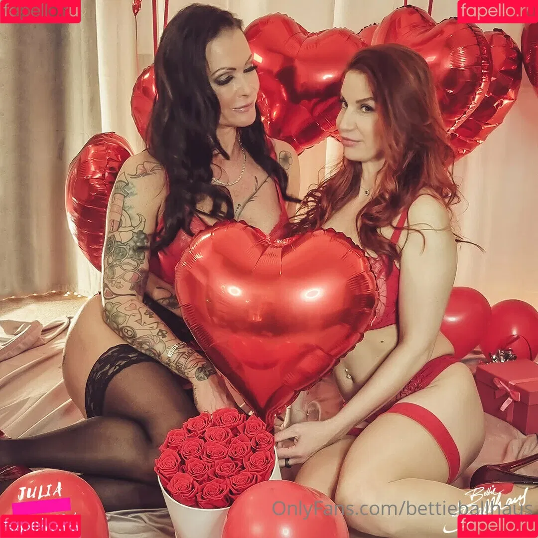 bettieballhaus Onlyfans Photo Gallery 