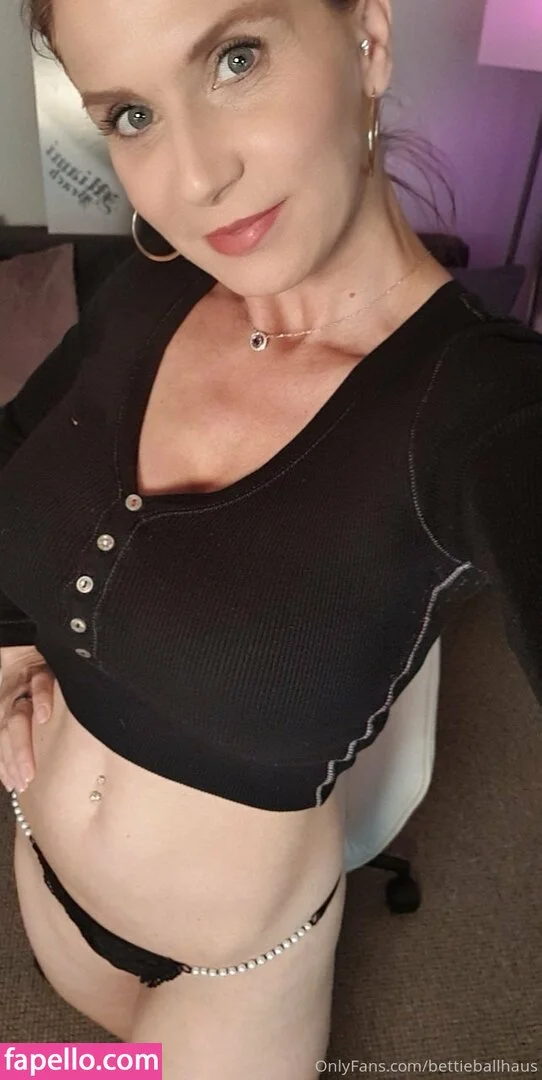 bettieballhaus Onlyfans Photo Gallery 