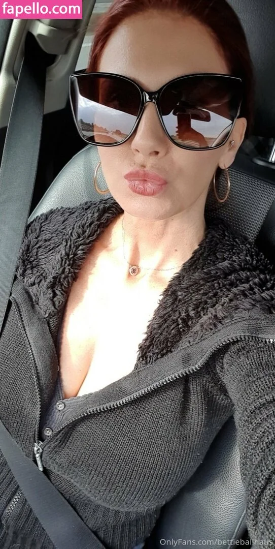 bettieballhaus Onlyfans Photo Gallery 