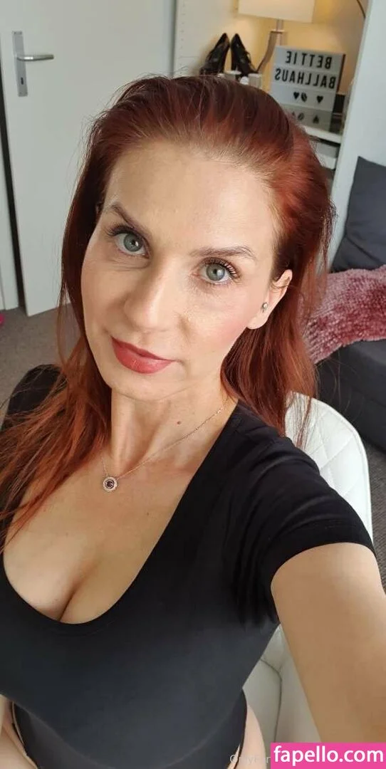 bettieballhaus Onlyfans Photo Gallery 