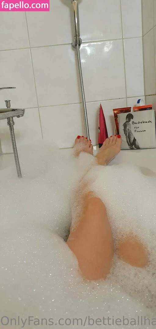 bettieballhaus Onlyfans Photo Gallery 