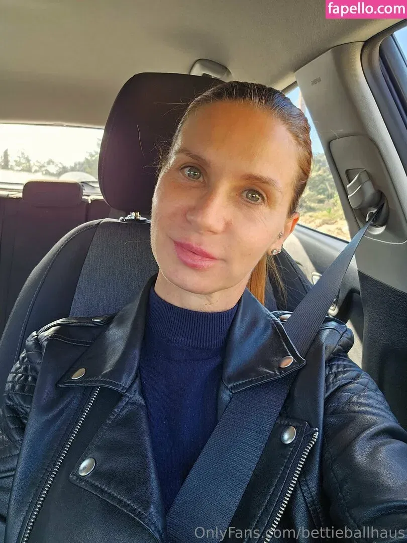 bettieballhaus Onlyfans Photo Gallery 