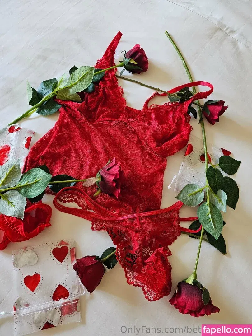 bettieballhaus Onlyfans Photo Gallery 