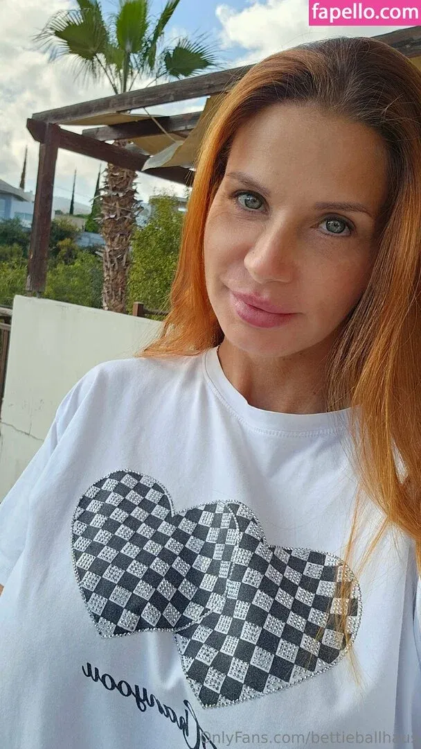 bettieballhaus Onlyfans Photo Gallery 