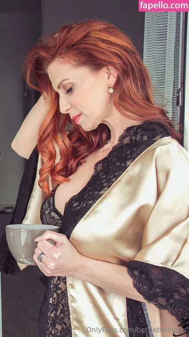 bettieballhaus Onlyfans Photo Gallery 